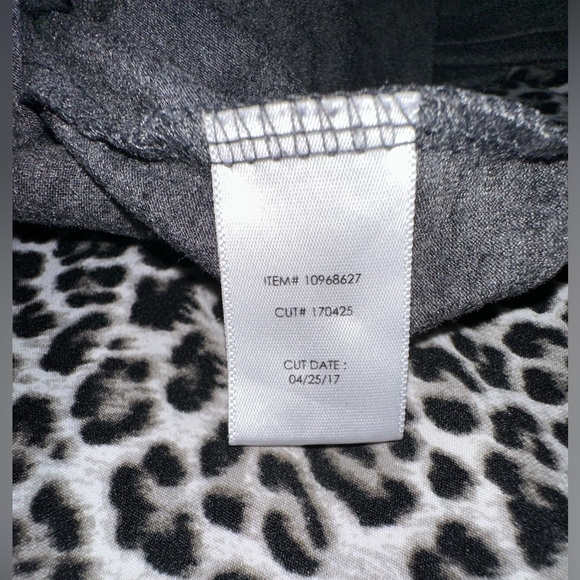 *SOLD* Glitter Skull Cold Shoulder Top Small - Picture 8 of 11